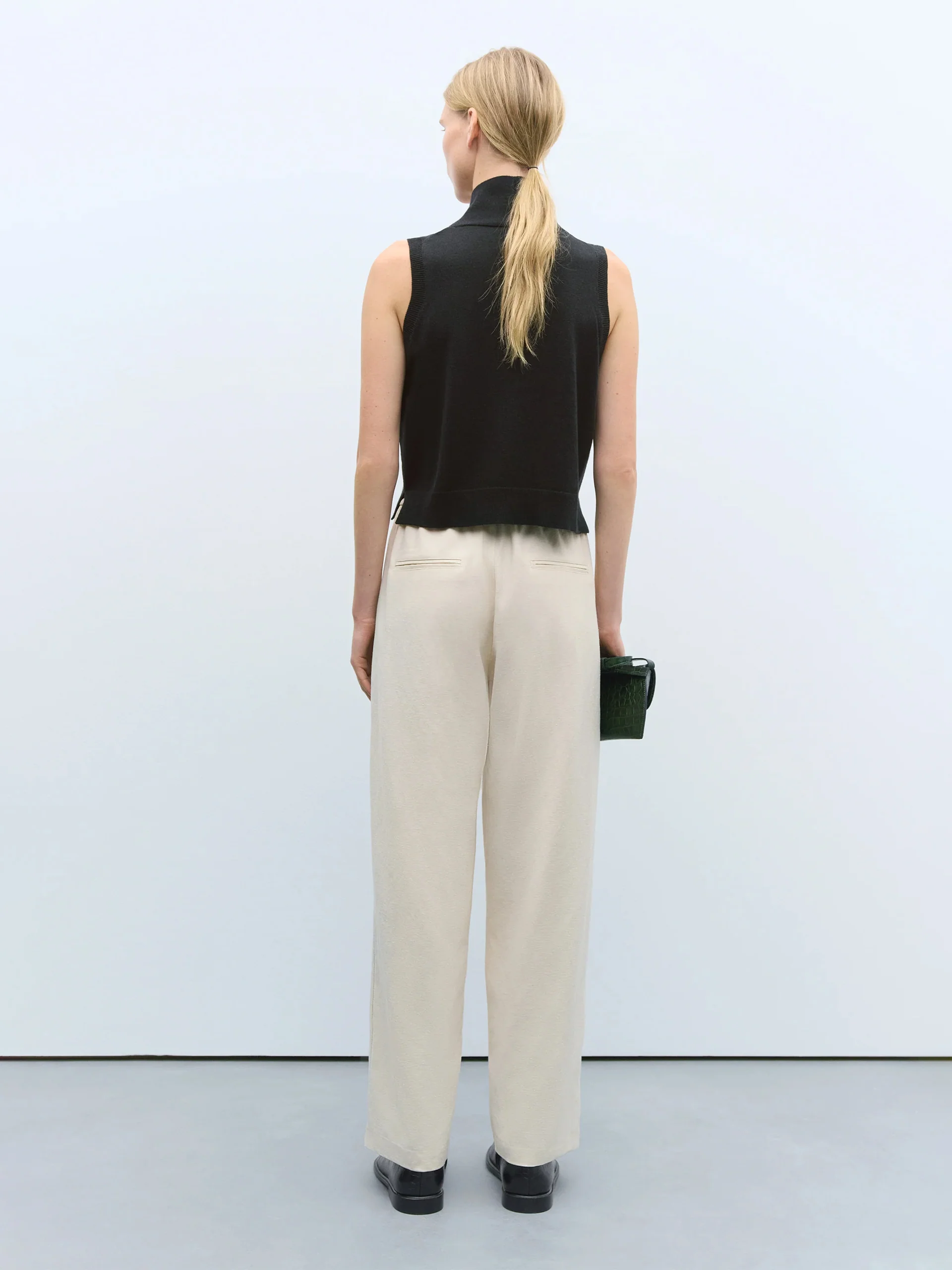 CORDERA Merino Wool Waistcoat Black - Image 4