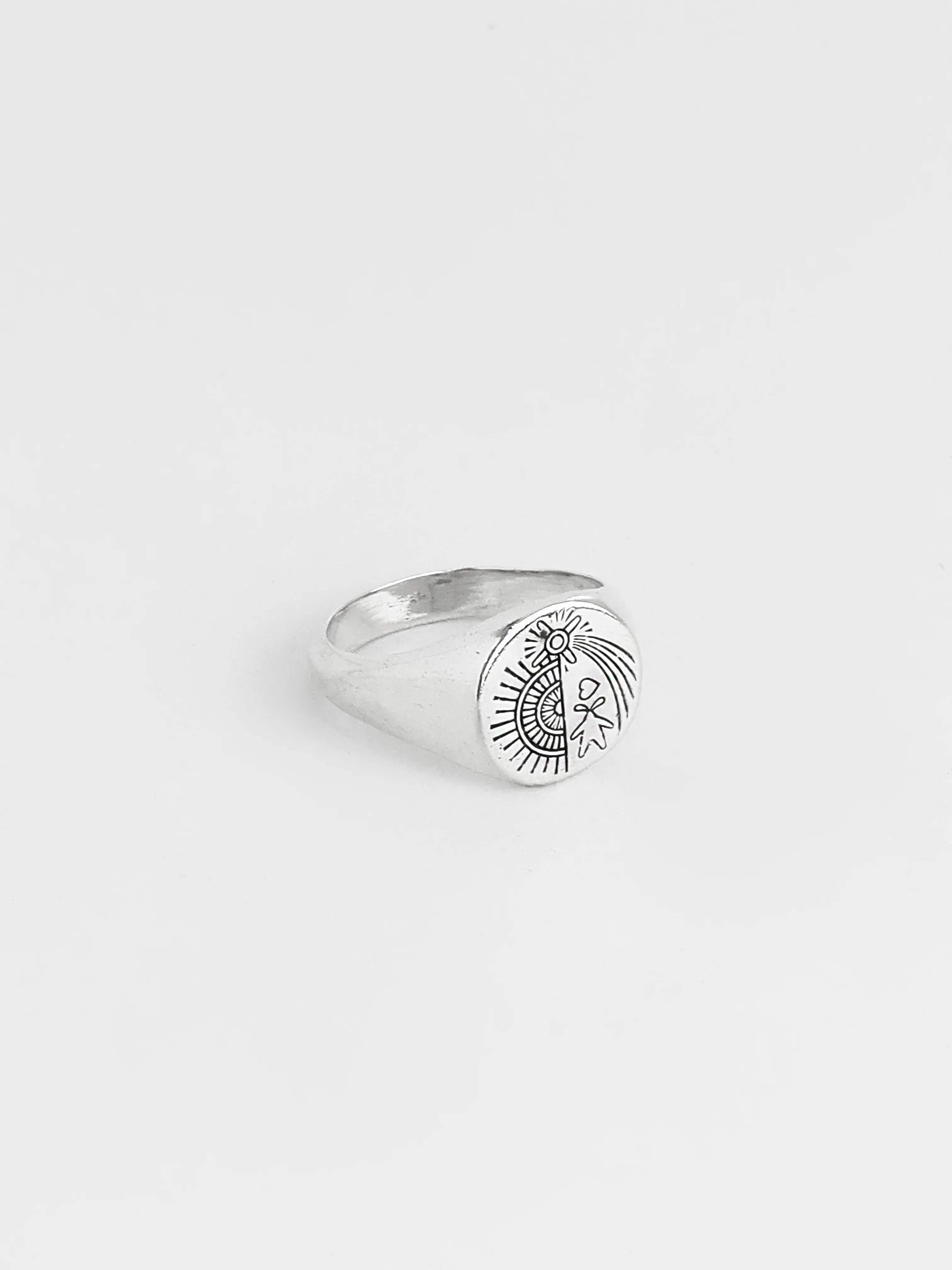 Digby & Iona Heartless Man Signet Silver - Image 2